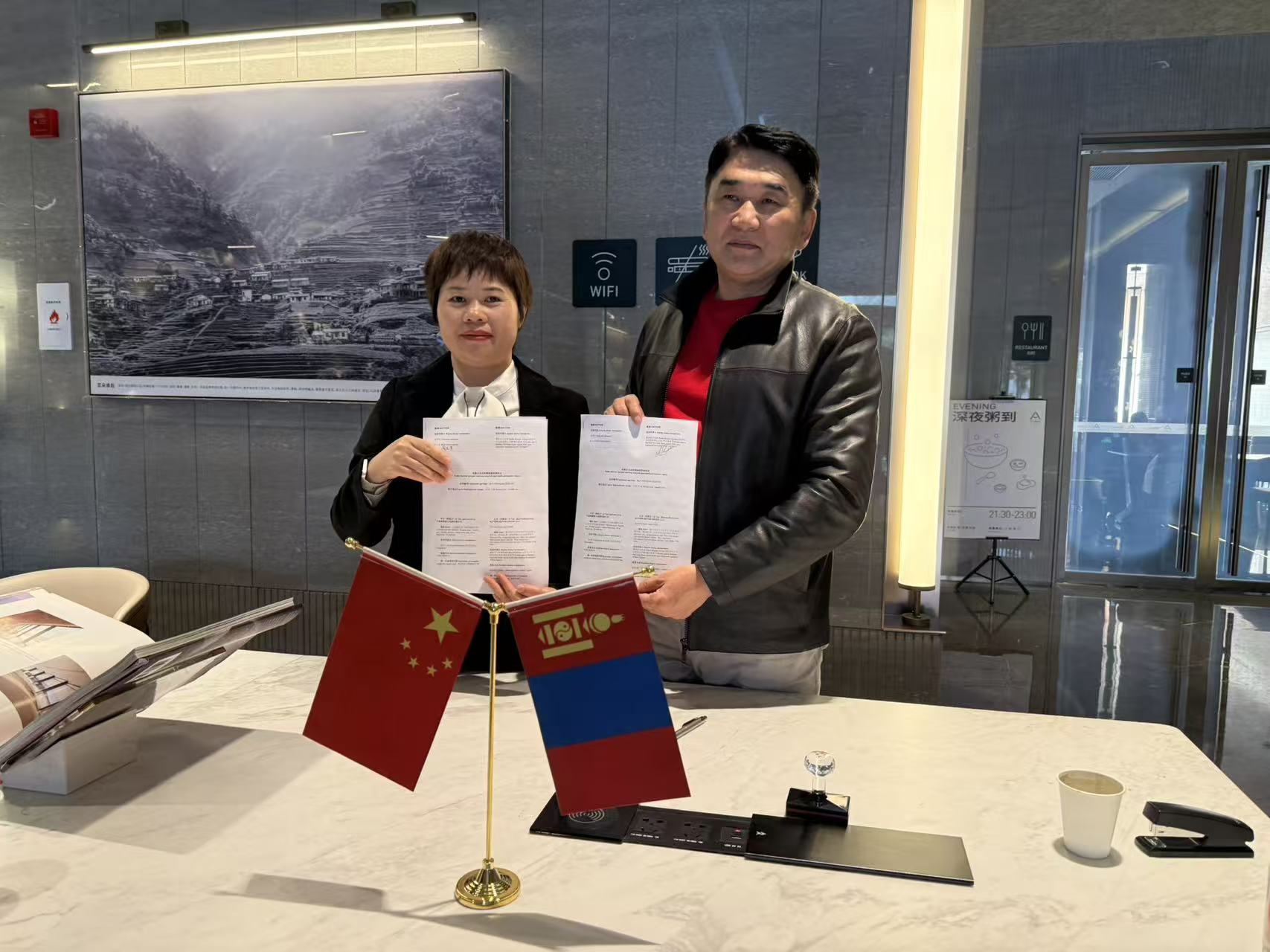 Ningbo Blue Fuji Elevator Co., Ltd. assina acordo de distribuição exclusivo com cliente da Mongólia para o mercado da Mongólia